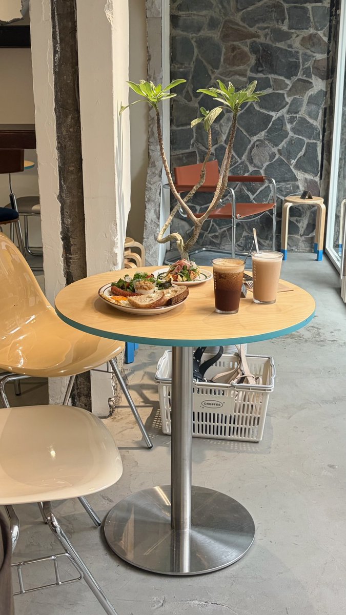 AkaejbeamK's tweet photo. 현재를 소중히 여기는 것이야말로 우리가 미래에 줄 수 있는 가장 귀중한 선물입니다. https://t.co/OsCL3wqMj6