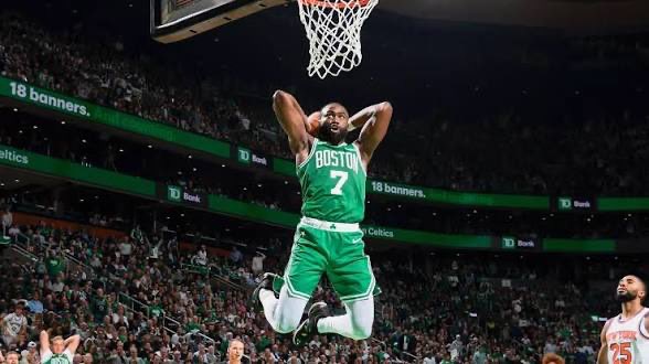 wrldoftatum's tweet photo. I’m so sorry it ended this way. You didn’t deserve this after everything you did for us. Regardless, thank you so much for all that you did for this city, this franchise and this fanbase. Watching you become the player you are today was an absolute pleasure for all Celtics nation to watch. We don’t win Banner 18 without your heroics and grit you brought to this team. 

Hats off to you @FCHWPO. Boston will always love you ☘️☘️☘️