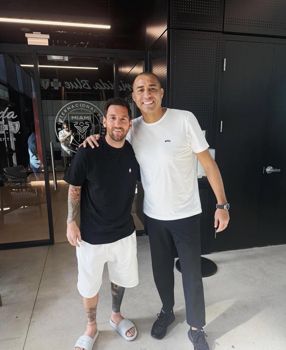 messi10_rey's tweet photo. David Trezeguet🇫🇷🗣️: Leo Messi son palabras mayores, creo que Leo ha sido un ejemplo constante de la admiración que tiene el resto hacia ÉL, lo ha demostrado en lo que suele ser lo mas importante para nosotros: el campo de juego, su potencial, su profesionalismo, su amor hacia el futbol, es un jugador diferente, distinto que ha marcado la historia.