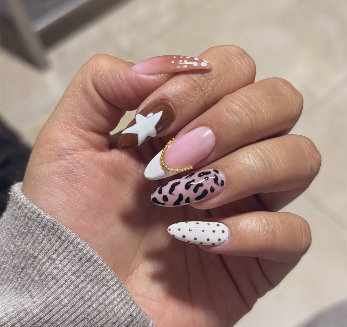 soydanny___'s tweet photo. Mis uñas de este mes están otro nivel. https://t.co/1nm9BEUAkM