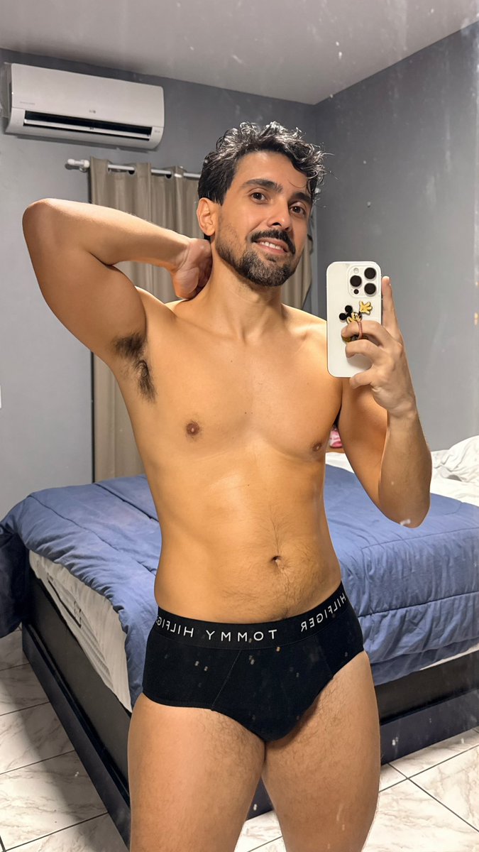 ikru0's tweet photo. Vou só ali no banho rapidim 🥸 https://t.co/uNmYKGm7Q5