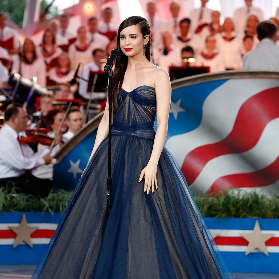 sofiacarsoninfo tweet picture