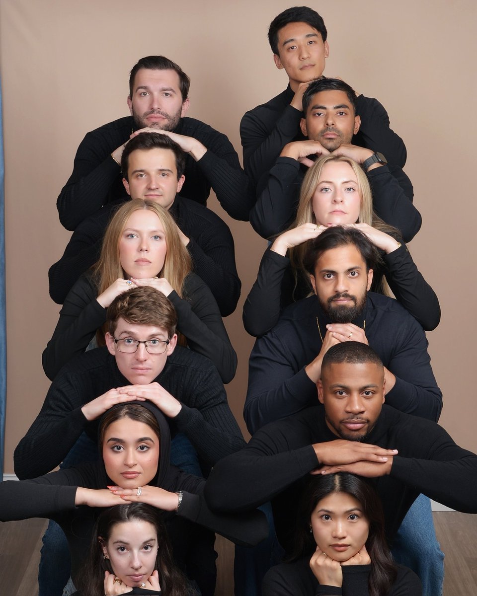 gavinroland13's tweet photo. Happy July 1st from your friendly neighborhood anesthesiology residents 🫶🏾 https://t.co/ocJCbSUipD