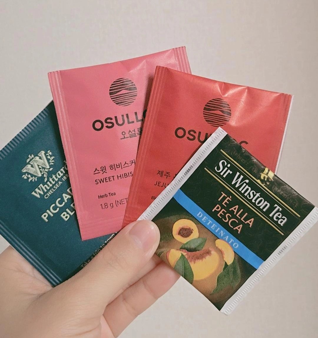 new_amk's tweet photo. 最近、海外旅行に行かれたお客様から⁡⁡お土産でお茶をいただく事が多く、嬉しいです🥰⁡
⁡⁡⁡ありがとうございます♡

推し活やご旅行でロンドン・フィンランド・釜山・ヴェネツィアなど皆さまそれぞれ色んな国へ✈️
その土地での出来事や感じたことを聞かせていただく時間が毎回楽しみです☺️ https://t.co/w3ihAb8zCV