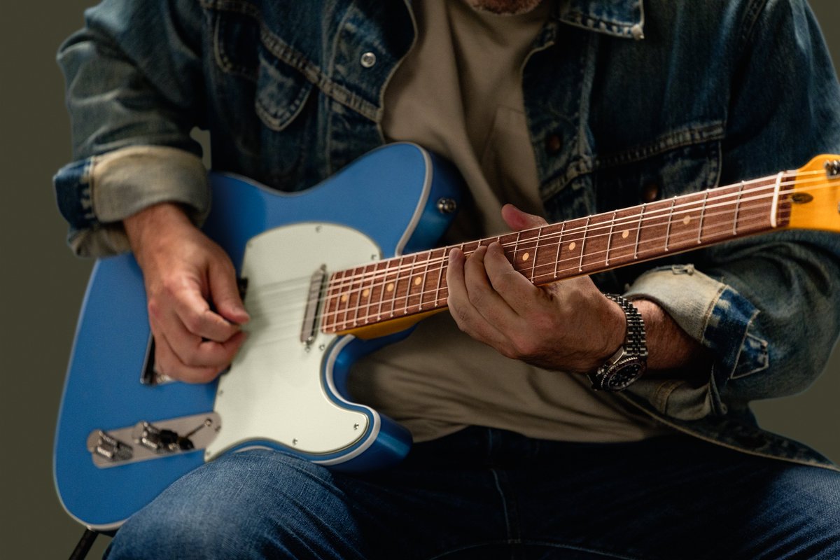 Fender_Official's tweet photo. クラシックな存在感と、現代のプレイアビリティを融合した American Ultra Luxe Vintage 60s Custom Telecaster。

Heirloom™エイジドラッカーフィニッシュをまとったボディに、Modern "D"シェイプのメイプルネック、ステンレススチールフレットを搭載！

詳しくは⏩https://t.co/HoGzf6nNuW https://t.co/qBlKPGyIst