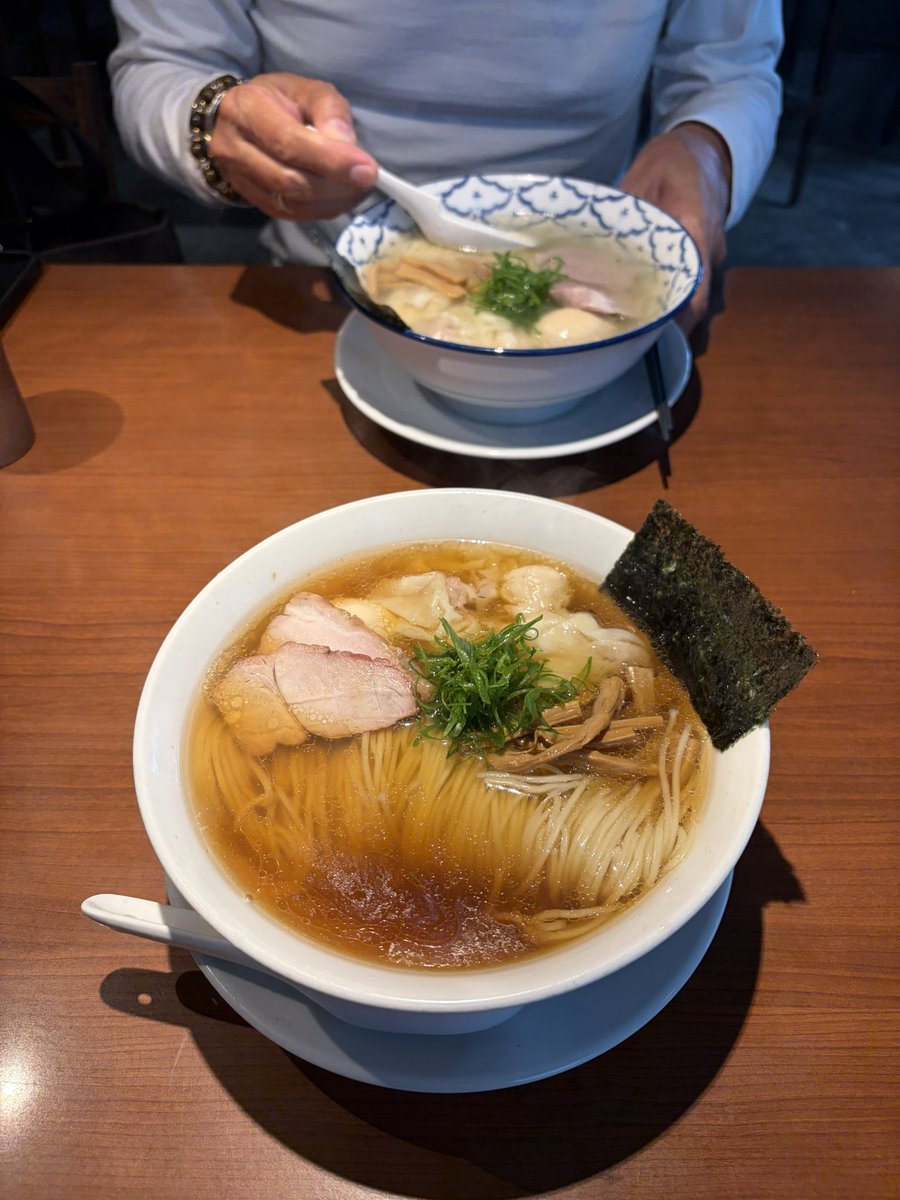 ASNOVA_Tokyo's tweet photo. おはようございます！
朝から雨ですね😭

沖縄最終日に「支那そばかるでる本店」さんで味玉ワンタン麺を食べました！
澄んだスープがとっても美味しかったです🍜

本日もよろしくお願いいたします🙇

#建設業 #足場 #ASNOVA  #営業女子 #かでかる 
#企業公式相互フォロー 
#企業公式つぶやき部 https://t.co/UR5hrnDIEf