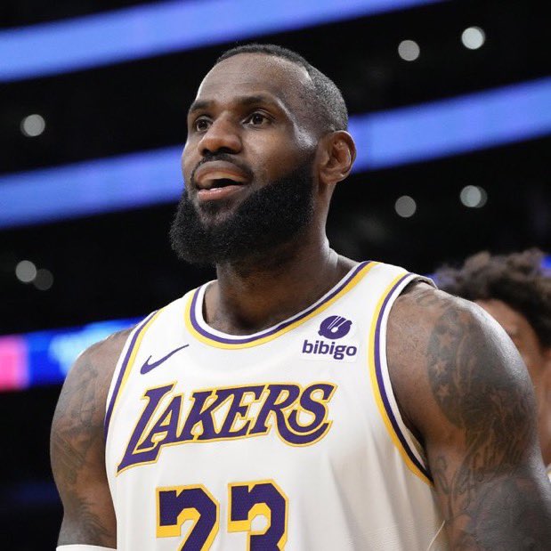 Fullcourtpass's tweet photo. The Philadelphia 76ers have reached out and are expressing interest in acquiring LeBron James, per @Tjonesonthenba https://t.co/N7o7AZvIaa