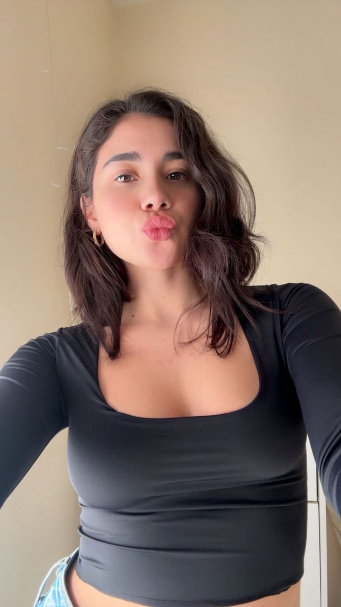 Emily tweet media