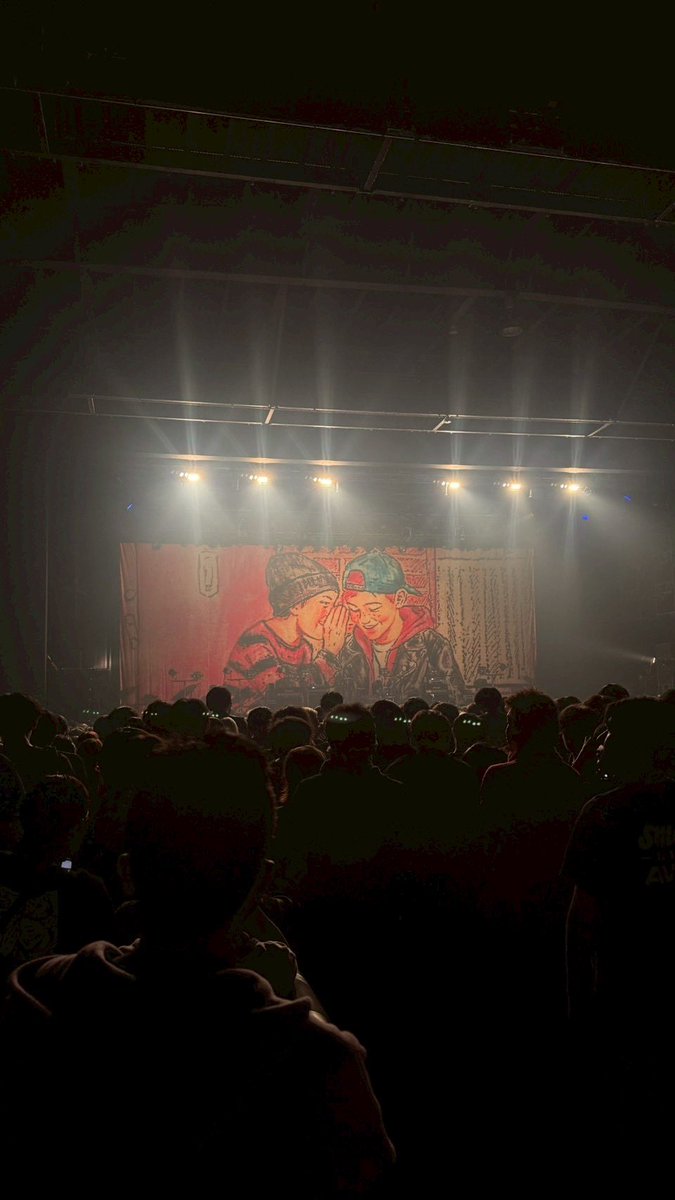 n1194over's tweet photo. 上半期とか載せるほどライブ行ってなかったからアフロディで埋めといた https://t.co/kzEWsEoTII