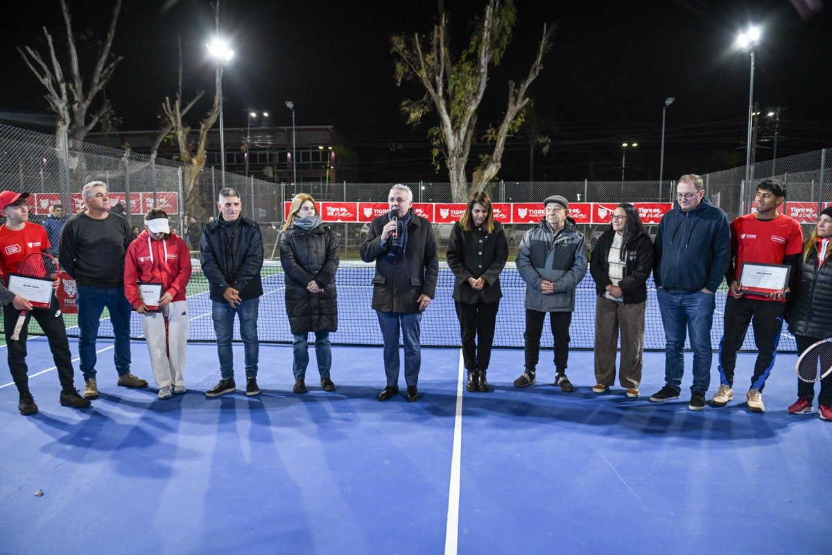ZamoraJulio's tweet photo. Acompañé la inauguración de tres nuevas canchas de tenis en el Polideportivo N° 10 “General Pacheco”. ¡Continuamos invirtiendo en infraestructura deportiva para nuestros vecinos y vecinas!

#TigreEsMiVida https://t.co/7XAFAqW8zb