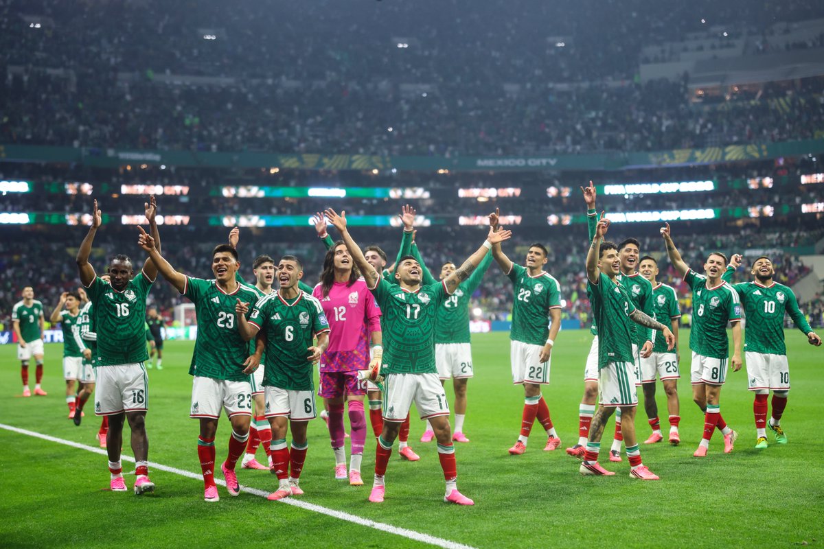 miseleccionmxEN's tweet photo. #SomosMéxico💚🤍❤️ https://t.co/aghHbFP2T2