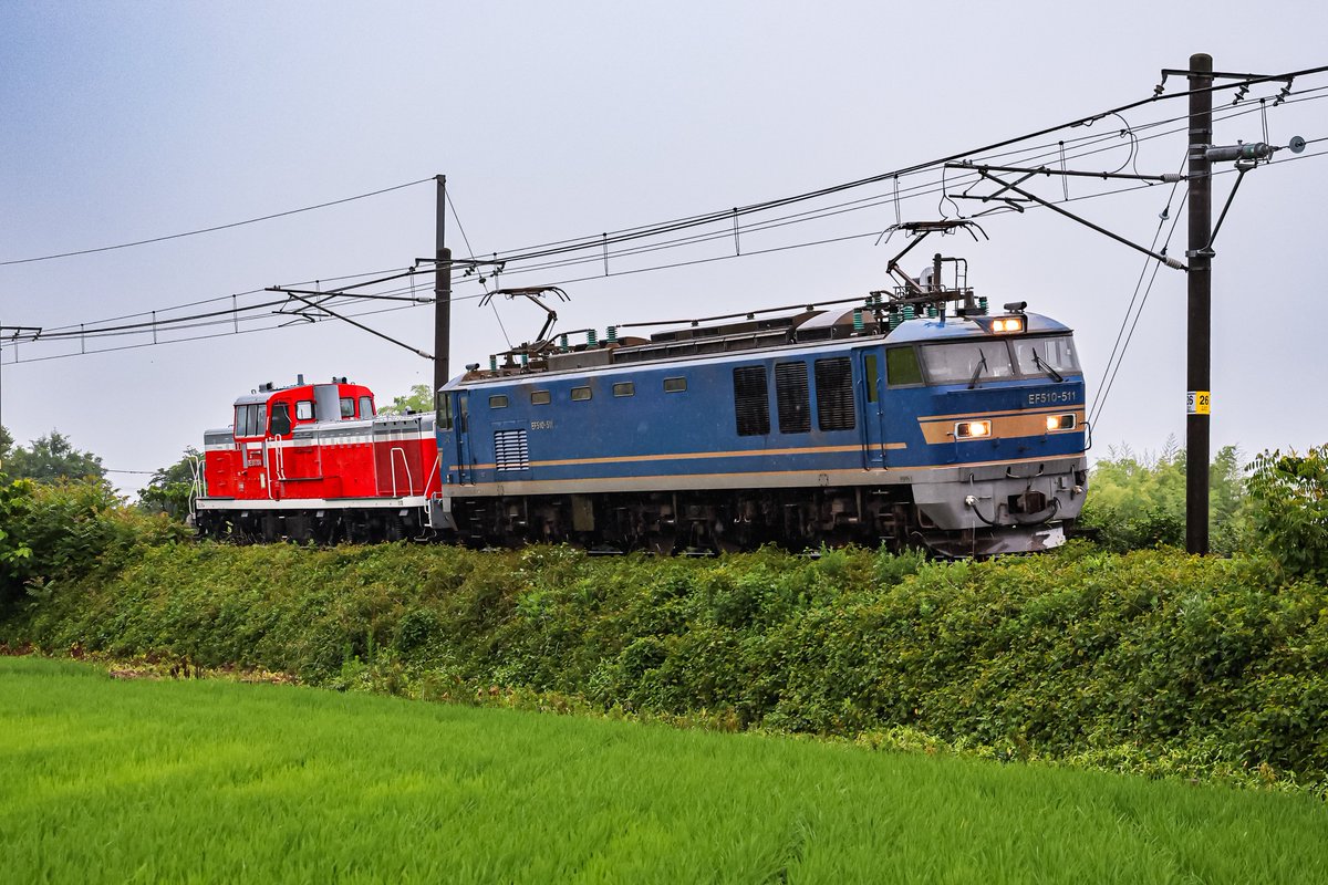 5531Kazuo's tweet photo. 2026/07/02  白新線  EF510-511＋DE10-1704
9561ㇾ  雨のAT入場配給 https://t.co/uA6Gjmql0O