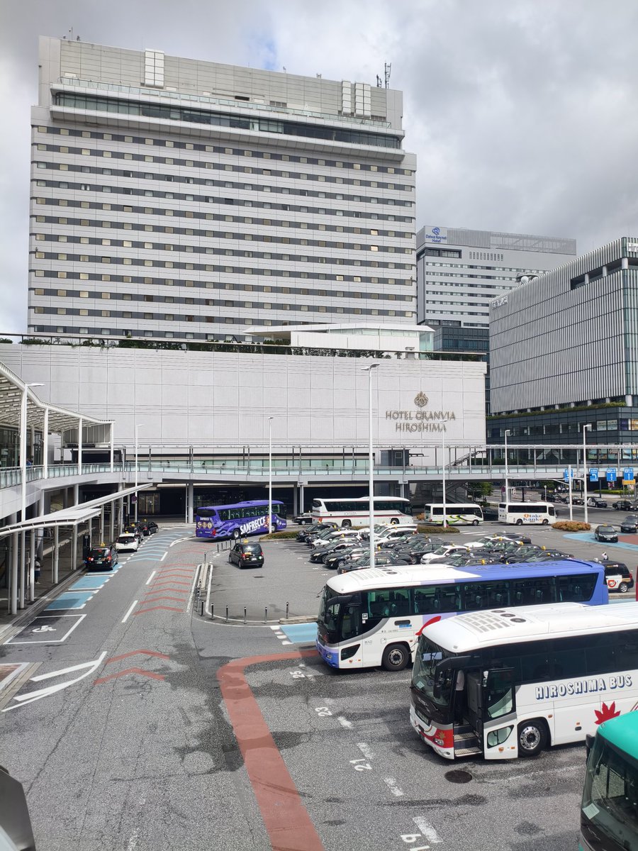 cocokala's tweet photo. 初広島です 
活気あります🙂
外国人観光客がすっごく多い https://t.co/FoiIWsXh87