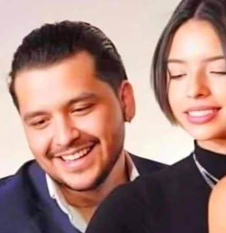 Sol_Luna95's tweet photo. @belisprmacy Jajaja no superan los 🐸 que Nodal dejó a la Sapito con el vestido de novia, ya más de 4 años han pasado, la chica no tuvo nada que ver con eso, pero seguramente se acuerdan que la sapito siempre estuvo celosa de la chica cuando, la chica era menor de edad y la 🐸 ya con 30 años https://t.co/PJ8NnSjCvQ