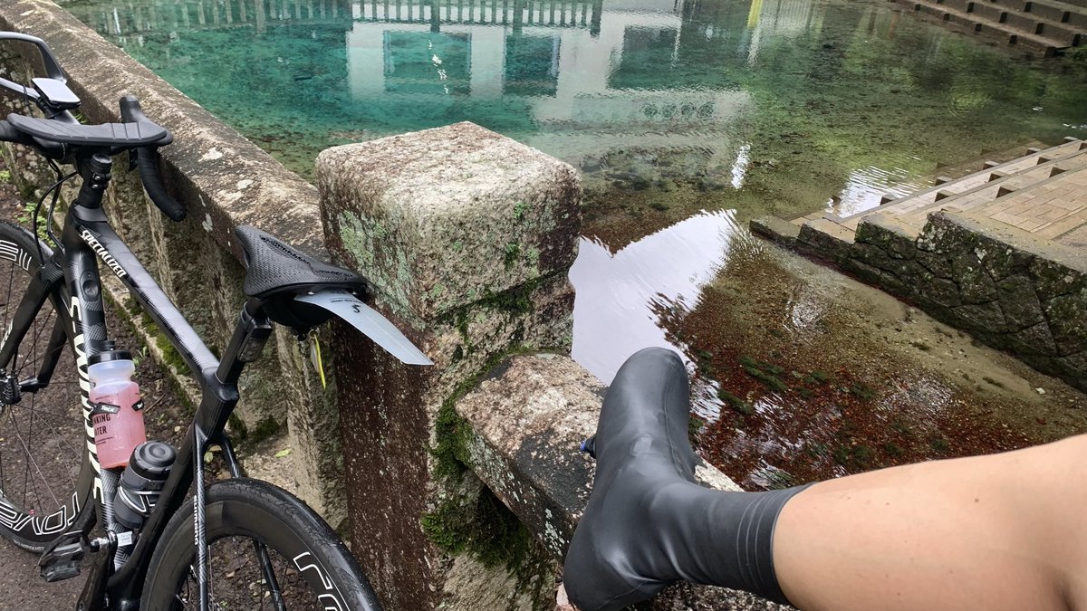 kaiya333's tweet photo. ｵｿﾖｰｺﾞｻﾞｲﾏｽ

今日はシリコンシューカバーに
けつあなセイバーをつけてライド https://t.co/2IqgWscB98