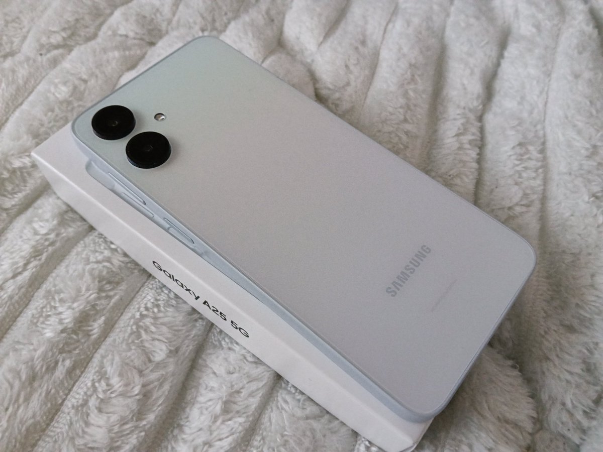 paso_phone's tweet photo. GALAXY A25 5Gです。 https://t.co/c0ZIUZMKrG