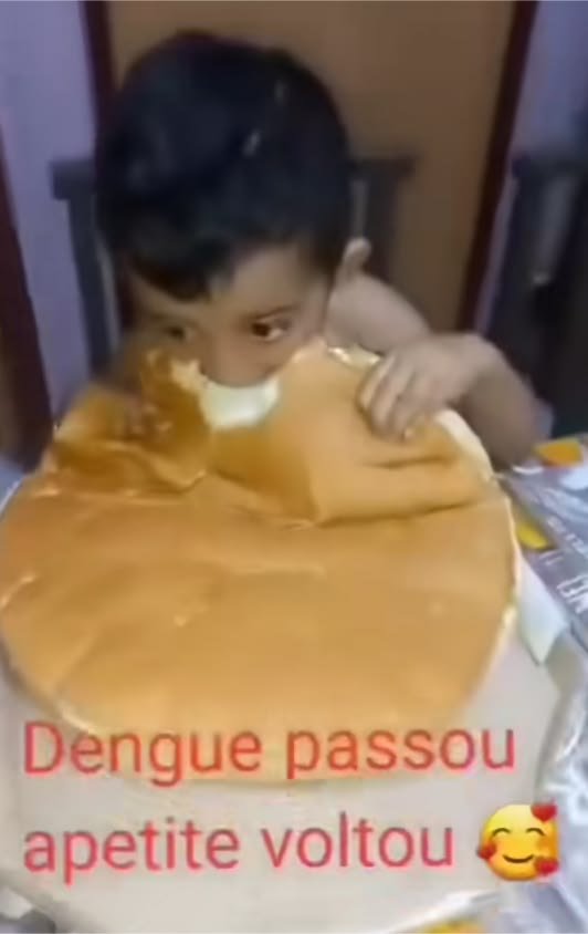 maroonnights's tweet photo. Comi 6 paes com salsichinha mas em minha defesa 2 paes não chegavam no tamanho de 1 normal https://t.co/Xl42qwtpKW