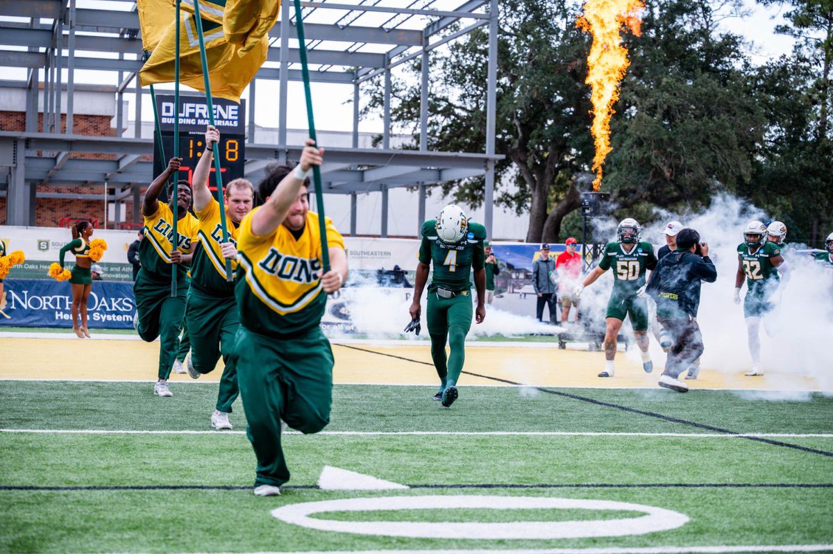 CoachSlaughter2's tweet photo. The will of a difference maker cannot be measured. They just seek to relentlessly compete every single day. #ItsJustWork #CompeteToWin #NoDaysOff #YouKnowTheDrill #LineItUp #SLUWRS https://t.co/YThAenMOCi