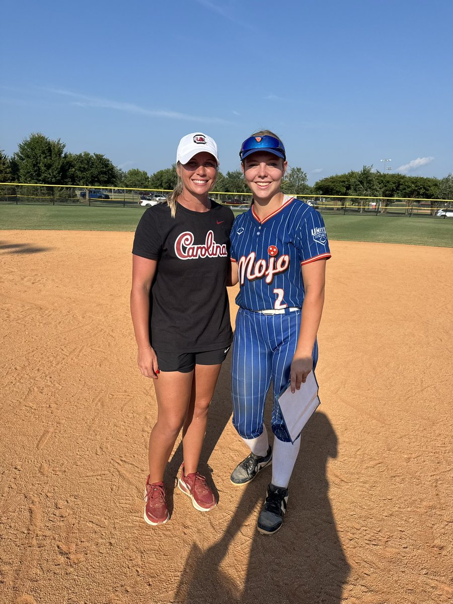 AddisonCapuano's tweet photo. Thank you so much @DDSBandEvents for the Prospect ID Camp. It was an amazing experience! I just wanted to say thank you to all the coaches and players! I learned so much from you guys! @GamecockSoftbll @UNCSoftball @RoyalsSball @CoachJDeitz https://t.co/J0pXSMSXGj