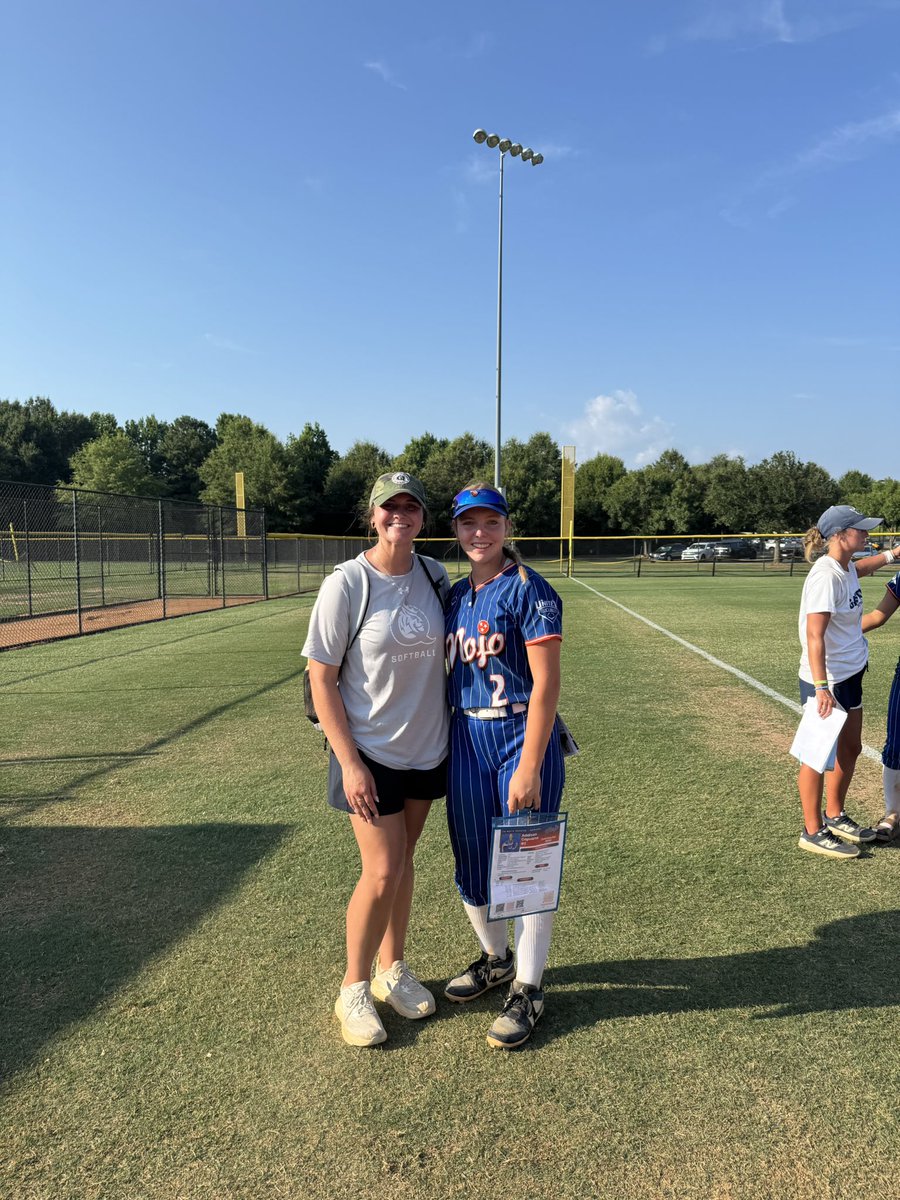 AddisonCapuano's tweet photo. Thank you so much @DDSBandEvents for the Prospect ID Camp. It was an amazing experience! I just wanted to say thank you to all the coaches and players! I learned so much from you guys! @GamecockSoftbll @UNCSoftball @RoyalsSball @CoachJDeitz https://t.co/J0pXSMSXGj