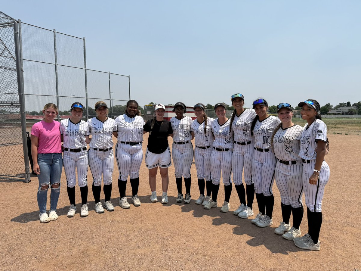 RogueFC_Voak's tweet photo. Great day for this group! Took care of business going 2-0 ,  then some fun swings with our fav @julioluciano_  and finishing the day at the Rockies! #Luv2Swing #RogueFC https://t.co/8RPD6gVC1Q