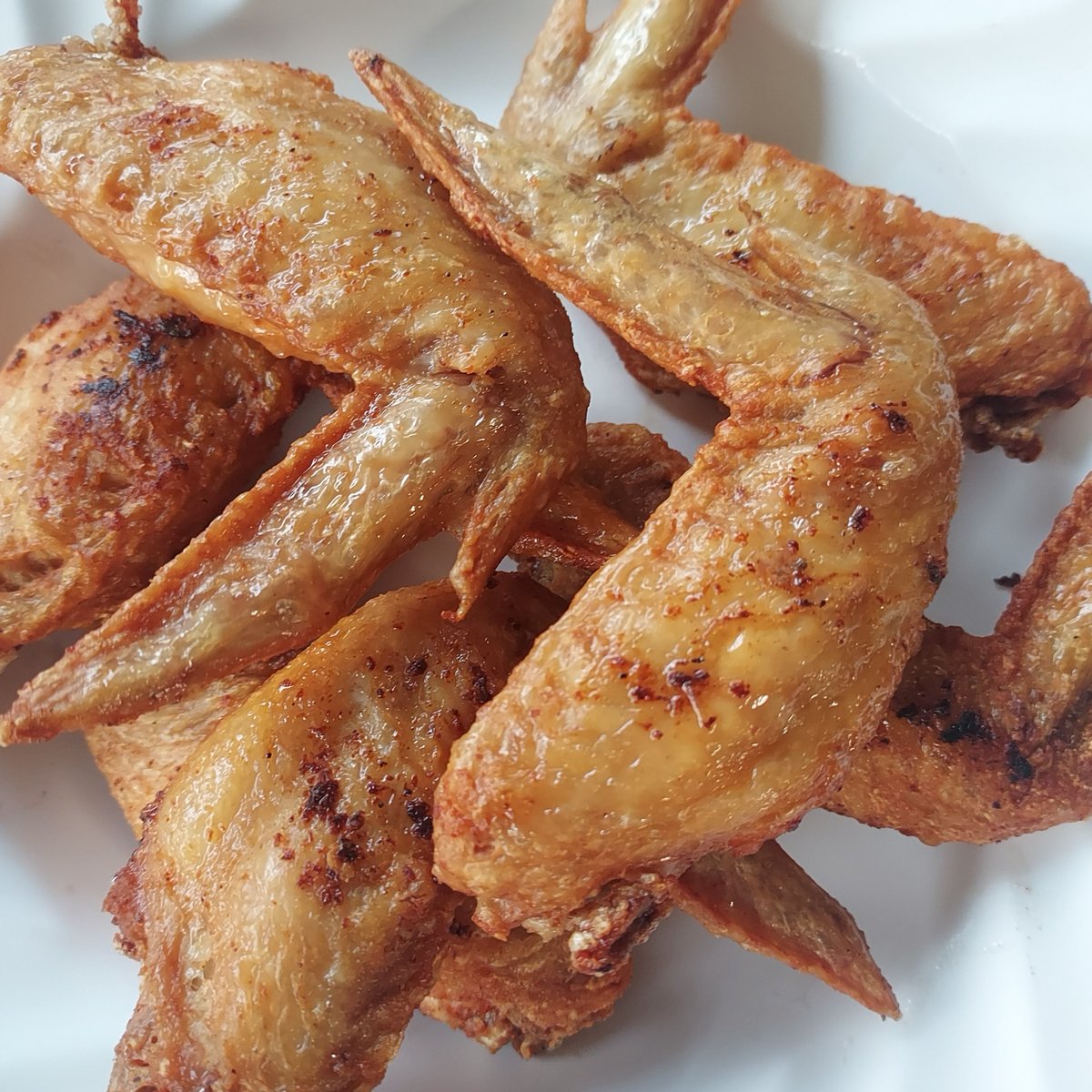 mummyFB's tweet photo. อาหารเช้านี้ปีกไก่ทอด มาทานด้วยกันค่ะ 😋😊 https://t.co/nvcWS2CCSc