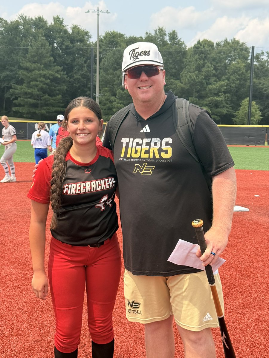 AmeliaEszlinger's tweet photo. Had a great time at @DCEliteSoftball Stars Over Alabama Camp last Thursday! I got to talk to some of the best college coaches and got a lot of great feedback! Thank yall so much! @UUAthleticsSB @Kevin16Connell @nemccsoftball @20Megs @MCCEaglesSB @ExtraInningSB @FCCunningham12 https://t.co/krQJLJbGK0