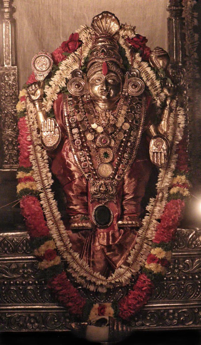 KateeluOfficial's tweet photo. ಕಟೀಲು ಶ್ರೀ ದುರ್ಗಾಪರಮೇಶ್ವರಿ ಅಮ್ಮನವರು ಇಂದು ಮುಂಜಾನೆಯ (ದಿನಾಂಕ 02 ಜುಲೈ 2026 ಗುರುವಾರ) ವಿಶೇಷ ಪುಷ್ಪಾಲಂಕಾರದಲ್ಲಿ ಮಲ್ಲಿಗೆ ಪ್ರಿಯೆ ಶ್ರೀ ದೇವಿ ಭ್ರಾಮರೀ 🙏🙏🙏

Kateel Shree Durgaparameshwari amma in today's special alankara. 

#Kateel #Durgaparameshwari #KateelOfficial https://t.co/wxSM2F33Wx