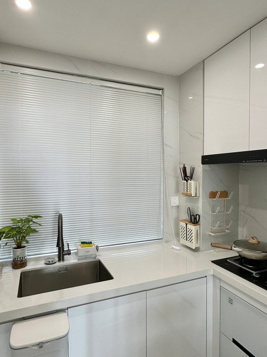 NeliaHasbr4f41's tweet photo. Just turned my tiny apartment into a warm haven, one folded towel and wiped counter at a time ， https://t.co/pt3VQaSEit