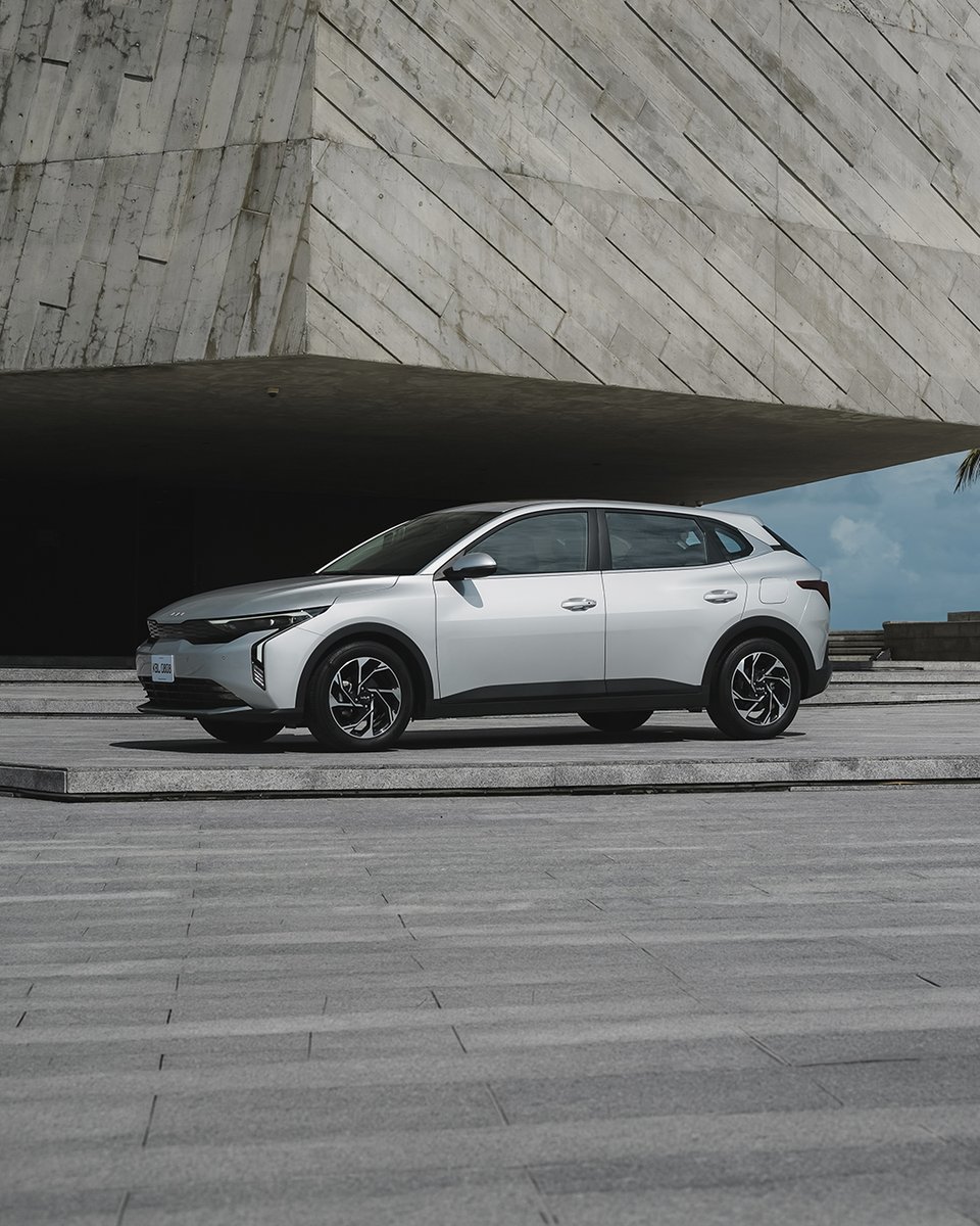 KiaMexico's tweet photo. Con la tranquilidad de sentirte protegido, puedes enfocarte en lo mejor: disfrutar el camino.
Kia K3 Hatchback
Arranca tu camino 👉 https://t.co/mZLNq7mgKx
#KiaK3 #HechoEnMéxico https://t.co/YojzOUrQqh