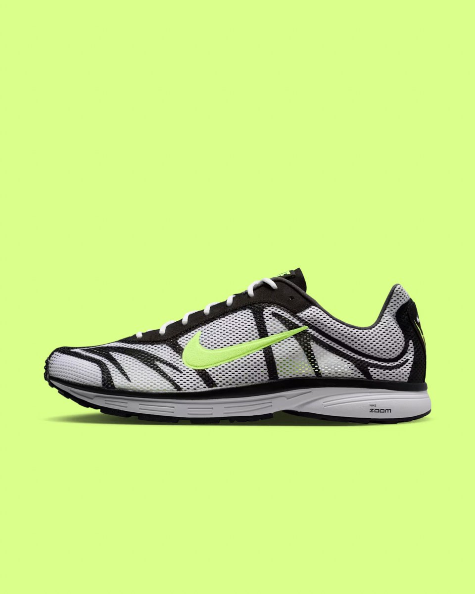 nikestore's tweet photo. Back to take you to the next starting line. 

The Zoom Streak 3

Available at 10am ET 🇺🇸

https://t.co/4r8XiOsGgD https://t.co/108aAicoEG