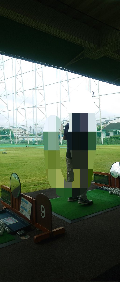 dautofreedom's tweet photo. 50打席ぐらいあって
お客さん10人いない
なんでわざわざ隣に来んねん
気持ち悪い奴！ https://t.co/T67GTLZynQ