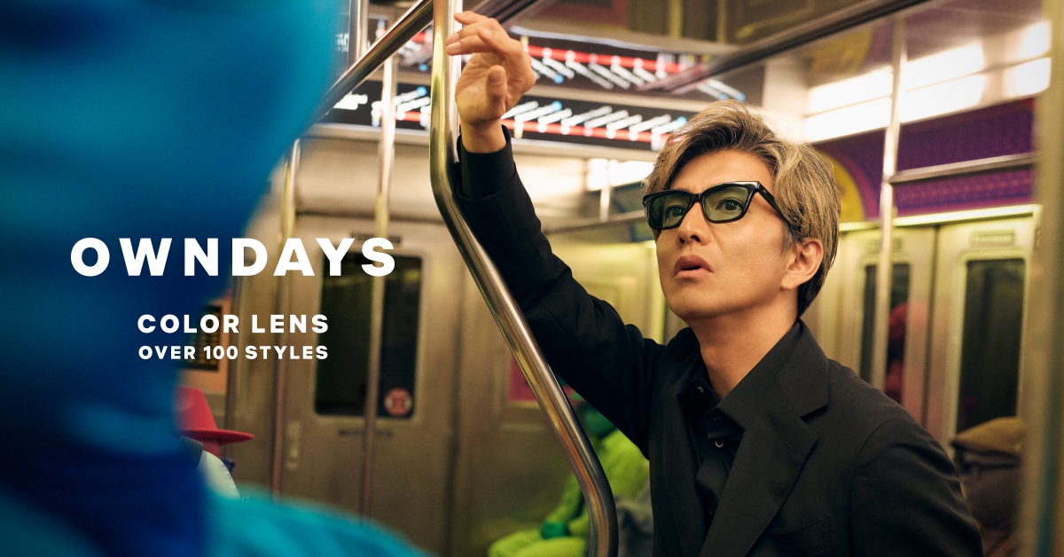 owndays_PR's tweet photo. COLOR LENS 〜OVER 100 STYLES〜

新CM「色の地下鉄」篇の世界で、カラフルな乗客等に囲まれた木村さん。
色とりどりの世界観をぜひお楽しみください👓

https://t.co/n5YH61a5nI https://t.co/UyYsWvBTSU