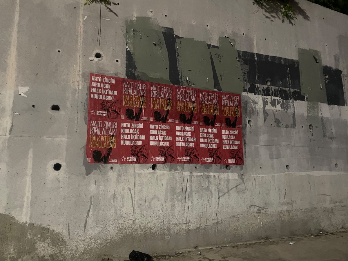 AnkaraDGD06's tweet photo. Yoldaşlarımızı tutuklayarak, sokak sokak afişlerimizi sökerek ve duvarlarımızı boyayarak devrimci gençliği sindirebileceğini sanan NATO'nun uşaklarına kötü bir haberimiz var:

Biz buradayız, gitmedik! https://t.co/AMpHxO2TWr