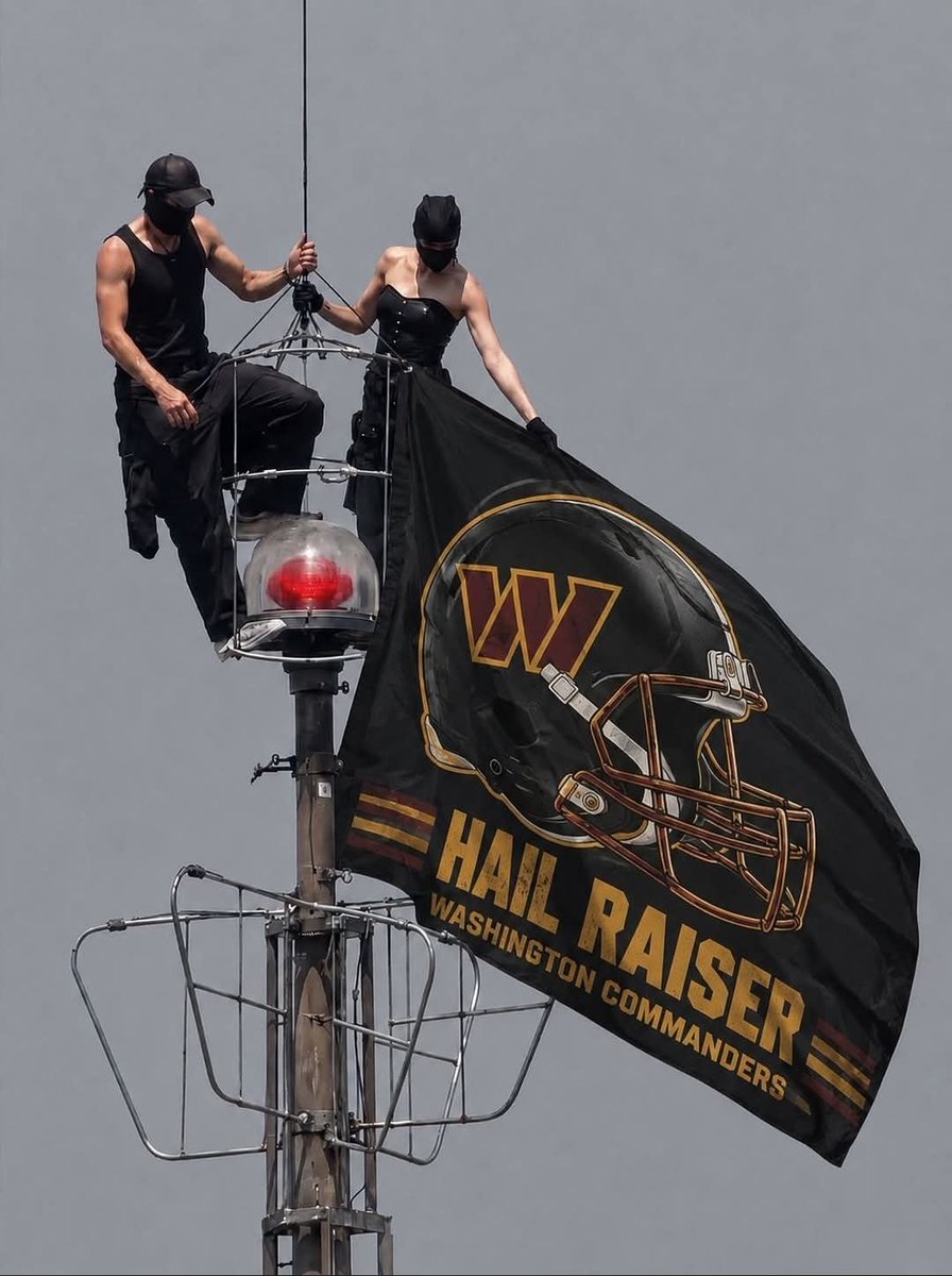RallyCaptain's tweet photo. Say it even on top of the Empire State Building. PROUD TO A #HAILRAISER #RAISEHAIL 
REP IT HARD OR DON'T REP IT AT ALL!!!™️ https://t.co/R2tKmGnLe0