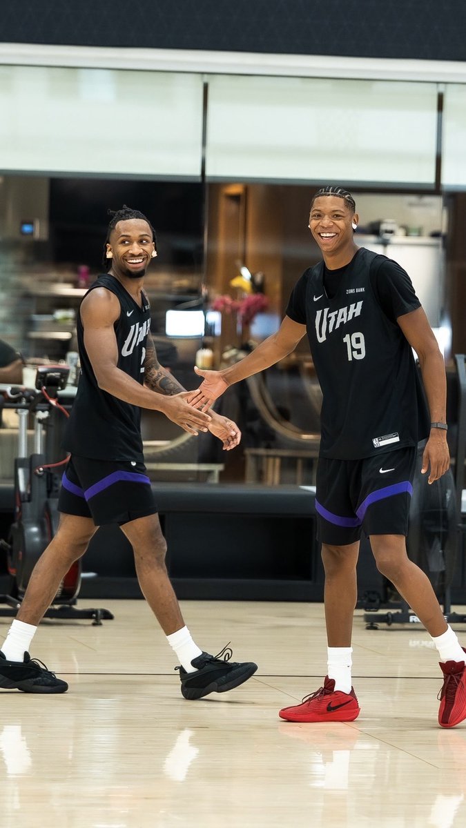 AJ3Jazz's tweet photo. ⭐️⭐️⭐️⭐️⭐️ https://t.co/LYYakNpEV5