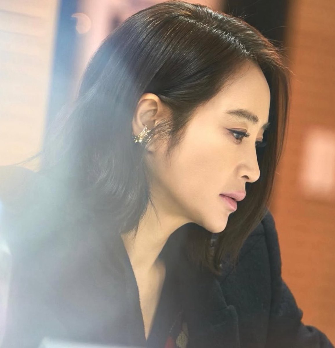 caoptx's tweet photo. ”김혜수는 더 큰 성공에 목마른 인테리어 회사의 CEO이자 인기 인플루언서 '경희' 역을 맡았다.“

드디어… 7/31 드디어 온다…. 지금 불륜이 문제가 아닙니다 드가자!!!! https://t.co/CFdh2fbBFZ
