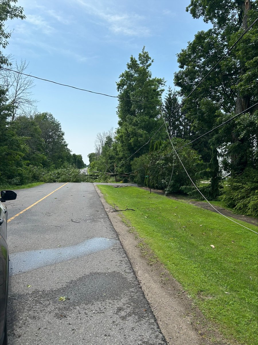 HydroOne's tweet photo. Our crews have made significant progress restoring power as severe thunderstorms and heavy winds continue to move across the province. While restoration efforts are ongoing, the storms continue to cause damage, and some customers in the hardest hit areas may remain without power overnight.
 
Stay at least 10 metres back from downed power lines. Report outages by texting 92887, using the outage map or calling us at 1-800-434-1235. For updates and outage tools, visit: https://t.co/zXzx9KUVnP