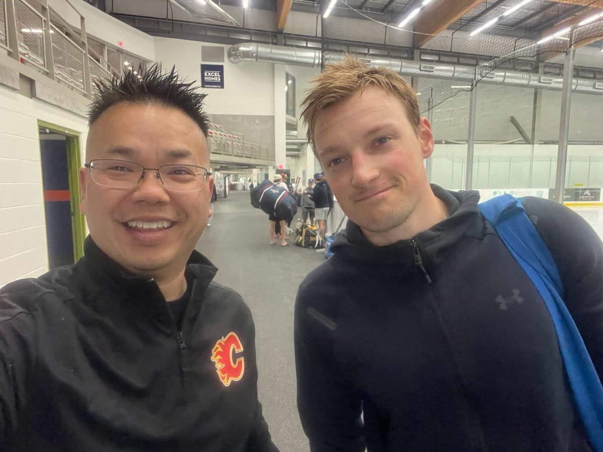 LilMoserGaming's tweet photo. Nathan MacKinnon and Cale Makar spotted in Calgary 👀 https://t.co/FFfdmSkzgn