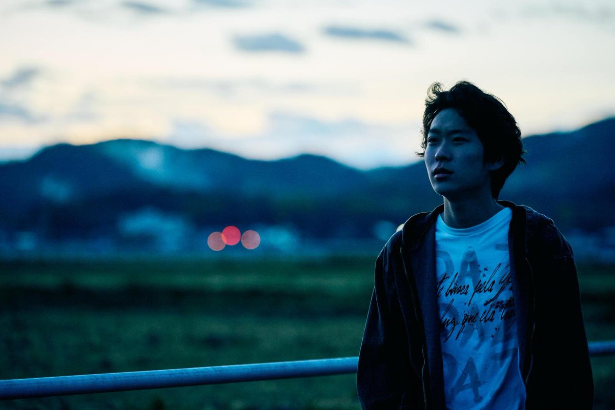 M_BILLION_DREAM's tweet photo. 真っ黒な過去を持つ更生施設の寮長と普通じゃない子供たち。人は本当に変われる(更生)のか？過去を消せるのか？
罪を憎んで人を憎まず…
けど教育現場の限界、毒親、暴力絶対悪、正義に抗う非正義。
真っ白じゃないけど人間味溢れる西(一ノ瀬ワタル)の心の余白に未来が見えた気がする…
#四月の余白 https://t.co/GD4A7R5CEn