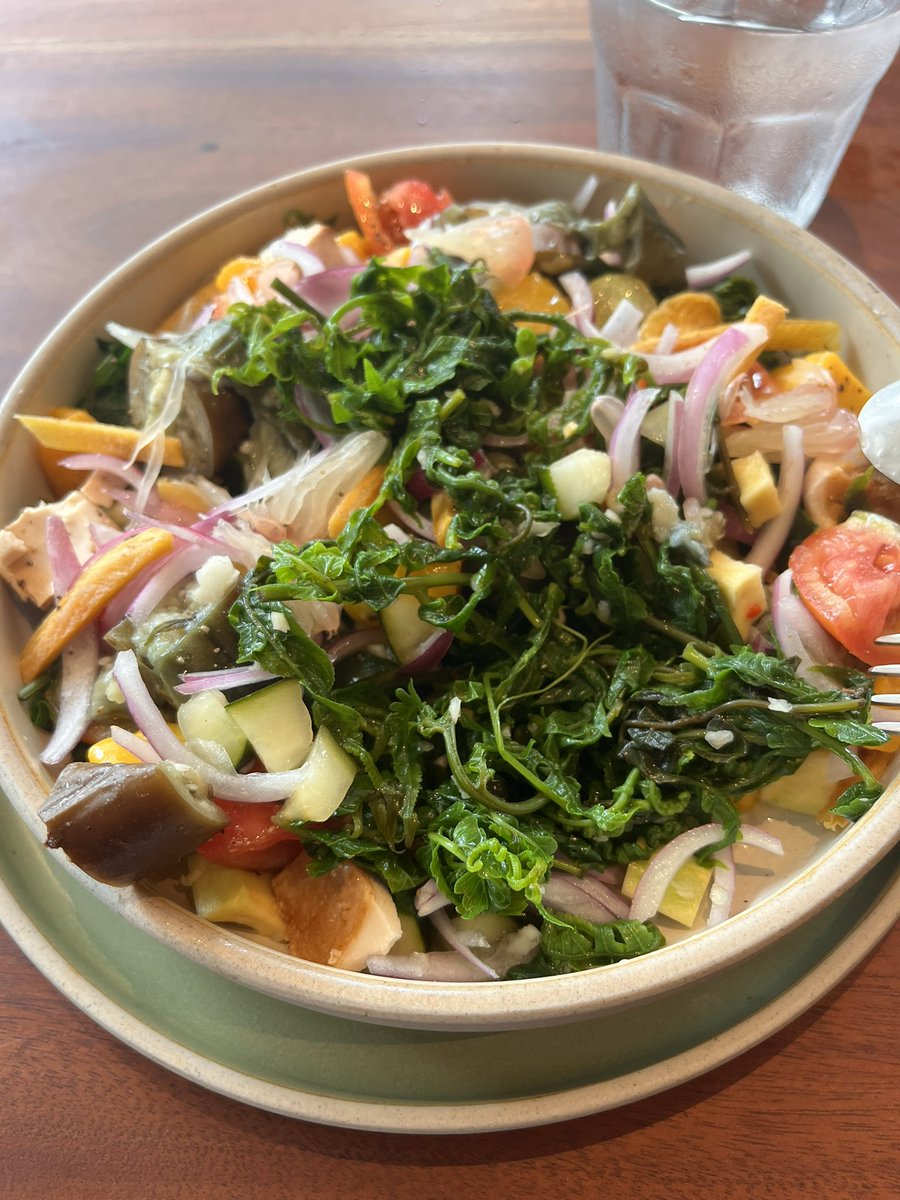 TeN's tweet photo. since July 2 is the midpoint of a 365 yr calendar, it’s just perfect for a midyear reset! enjoying a big serving of pakô (fern) salad at G&amp;O. https://t.co/0xklqFDim2