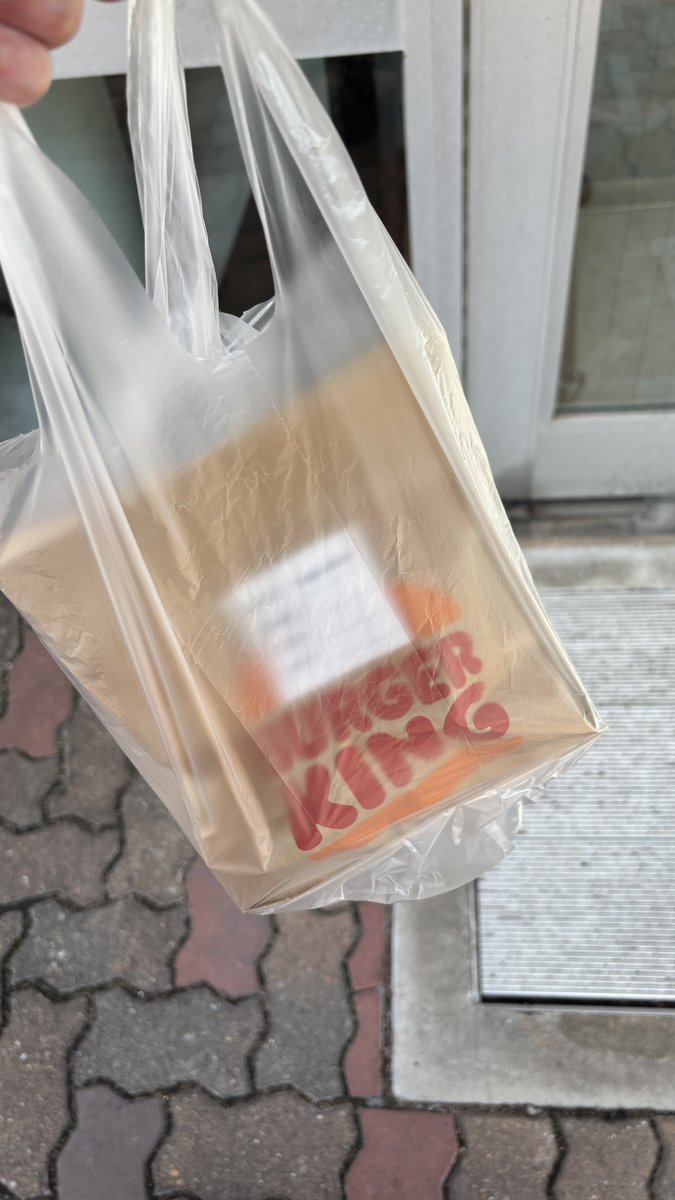 Kent0011_'s tweet photo. 神大にバガングできてて草 https://t.co/ivhQFPkZ2B