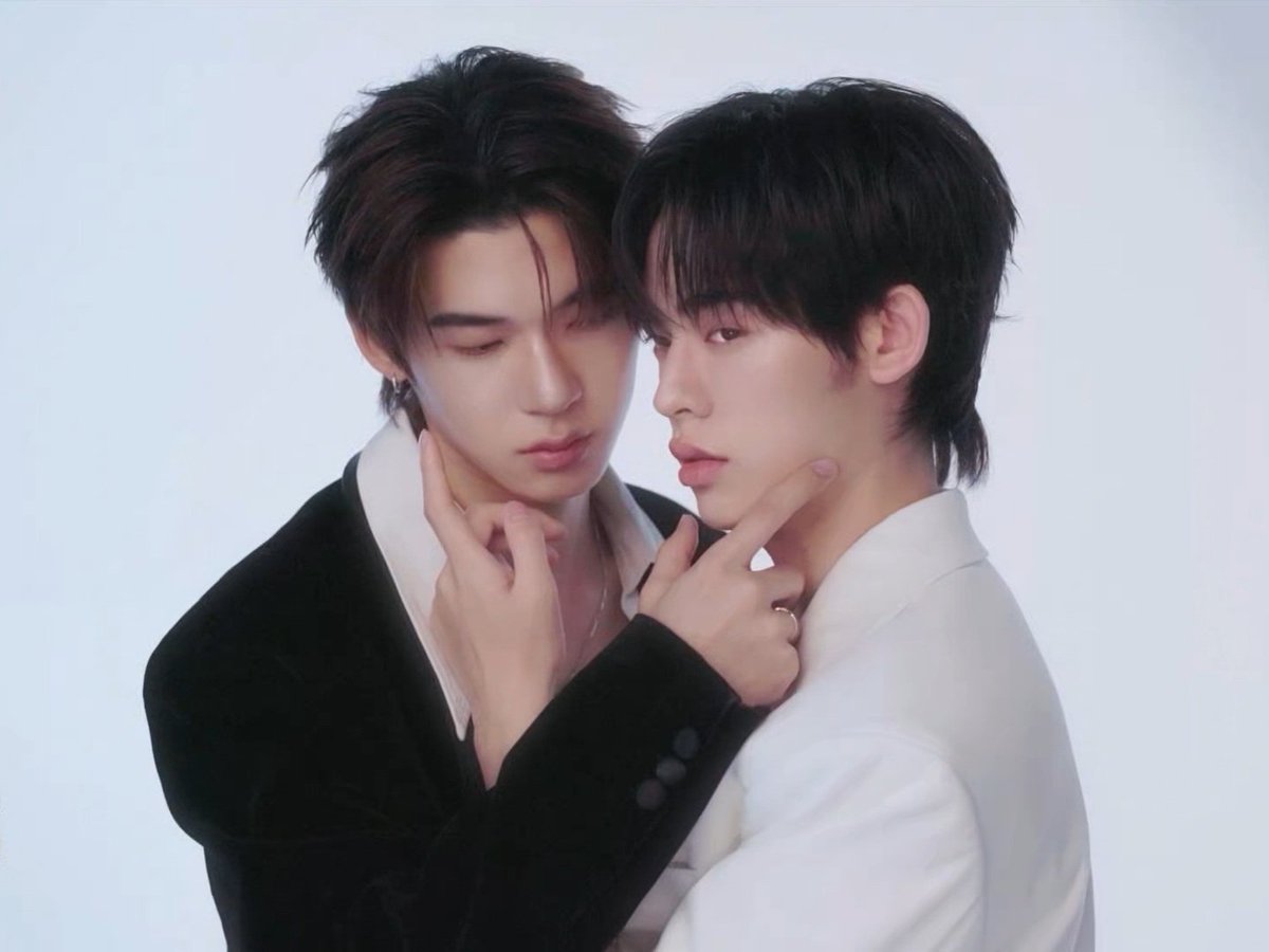 yoorangjoy's tweet photo. why is teeteepor's chemistry always so good. top tier 🔛🔝✨ https://t.co/EAgsZfmkg7