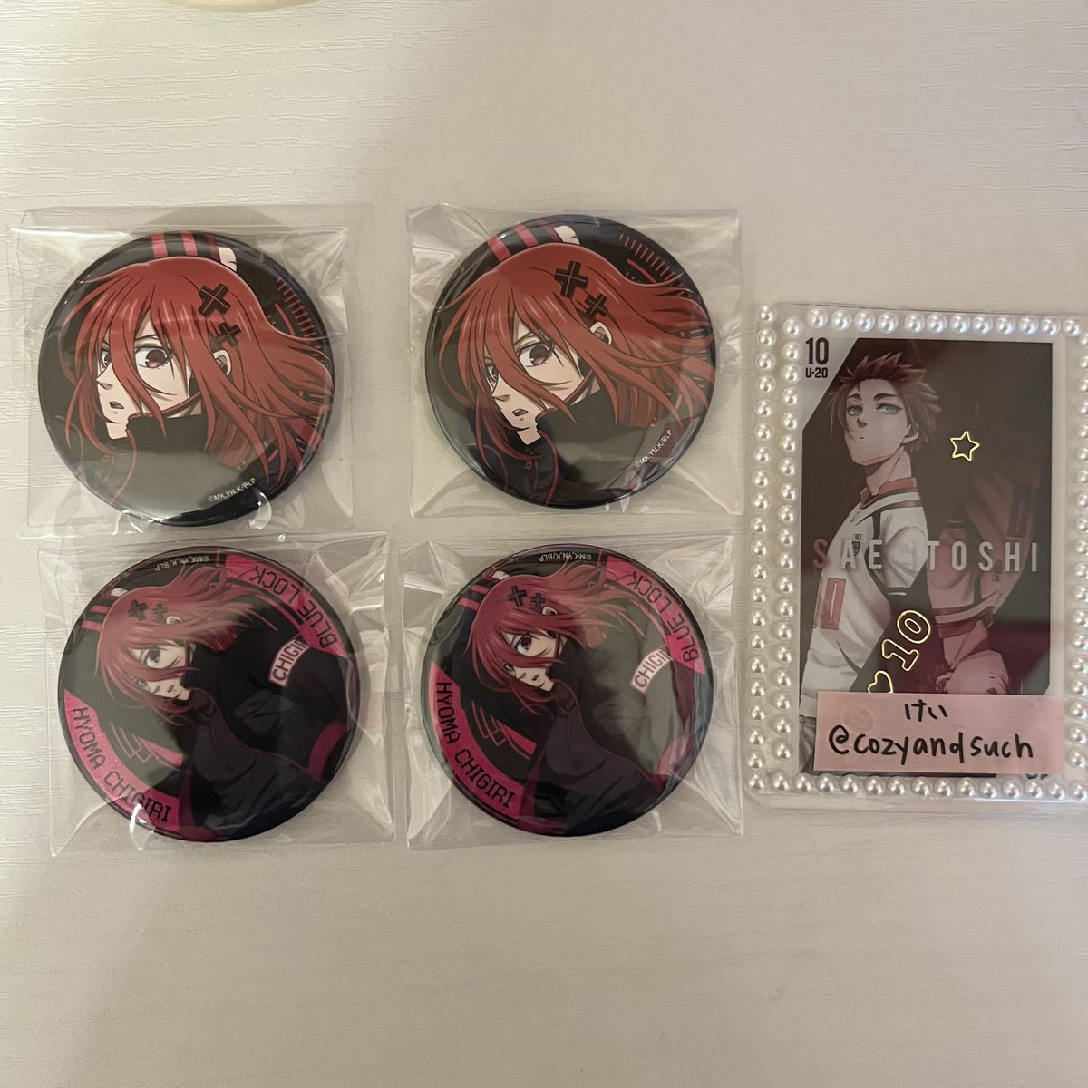 cozyandsuch's tweet photo. @nyanpaia_goods まきす様

先程は凛くん↔︎千切くん2:2の交換にご快諾いただきありがとうございました。こちらの冴くんも千切2種と追加で2:2交換可能でしょうか？合計4:4になります🙇‍♀️ 改めてお写真載せますのでご確認くださいませ。ご検討いただけますと幸いです。 https://t.co/B33nQG3seM