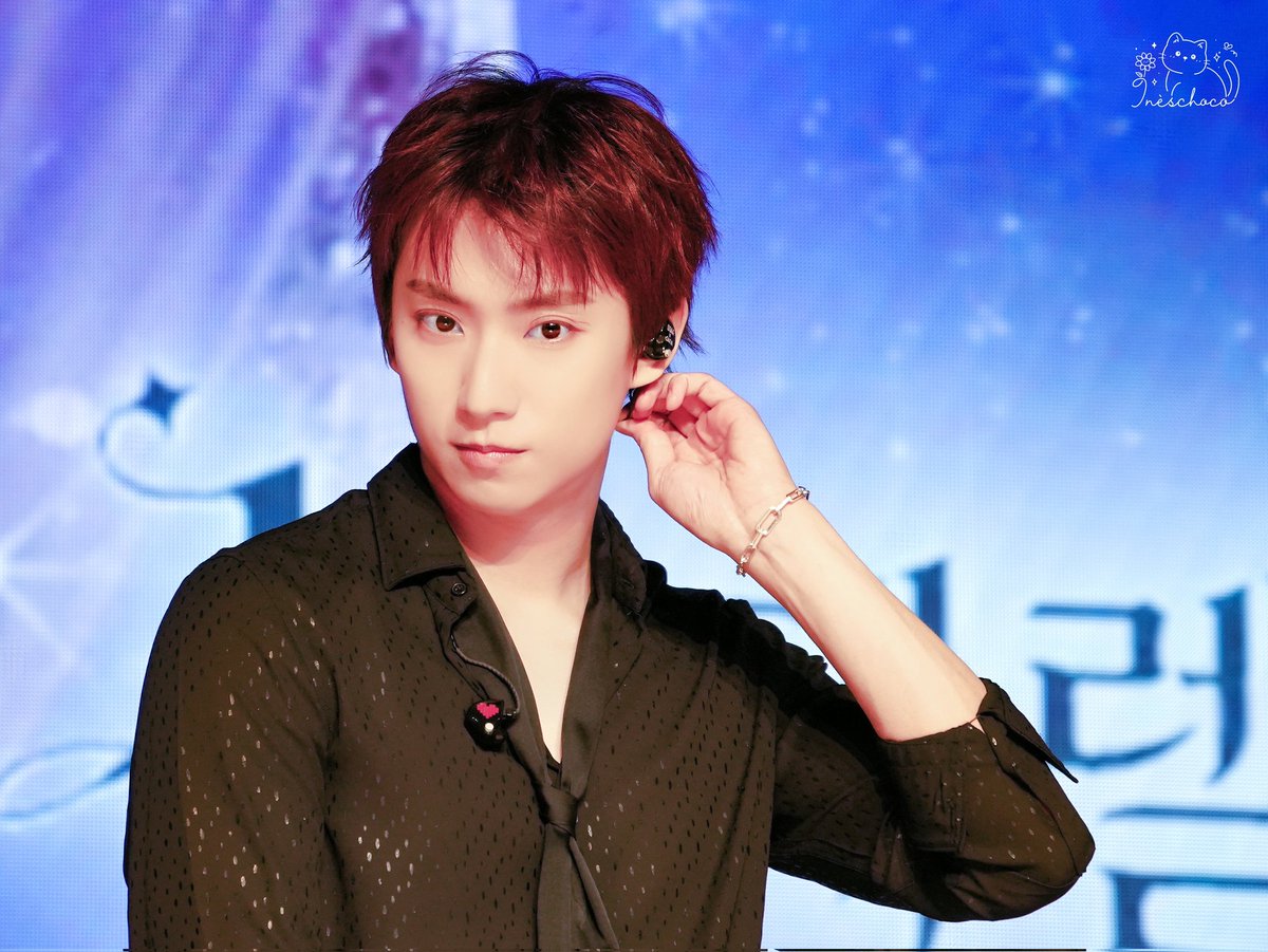 MeowZoe46's tweet photo. 260613 신데렐라 2부

#B1A4 #공찬 #孔璨 #GONGCHAN https://t.co/ZK1RPUbb5t