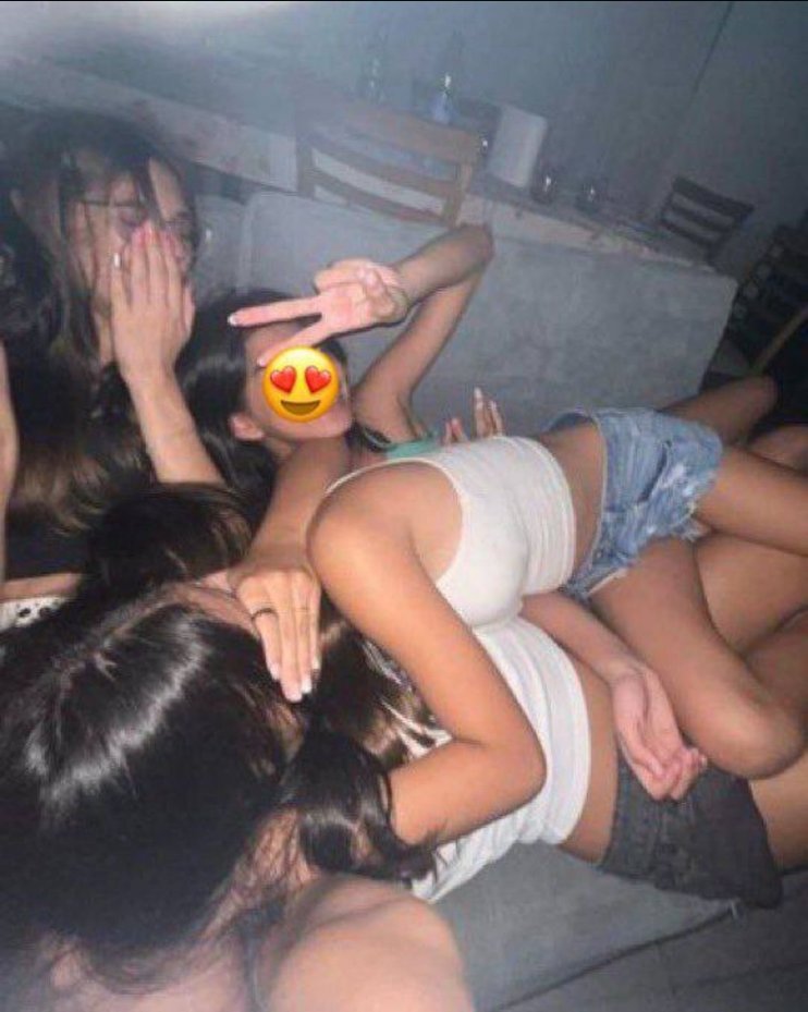 Alvespc2164972's tweet photo. Era pra ser uma festa do pijama, MAS VIROU ORGIA TOTAL 🤯 Veja Completo➡️https://t.co/4YvCyKgNKP https://t.co/fG2Q4i58PH