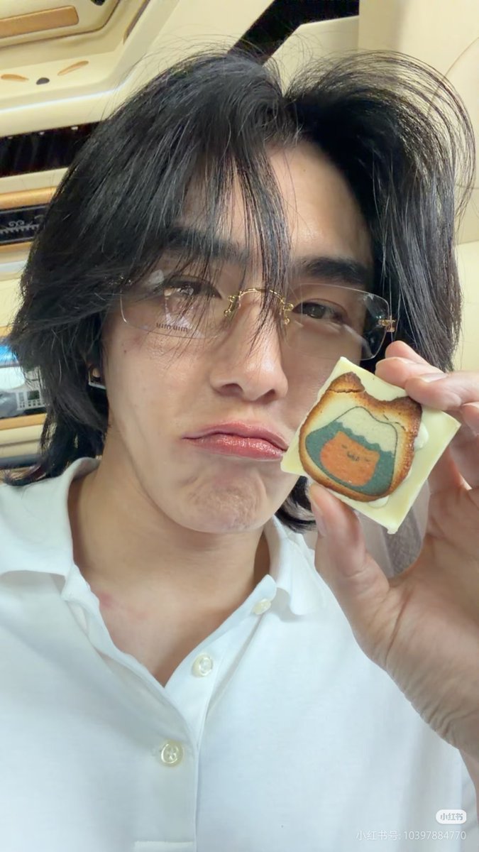 mm7pineapple's tweet photo. When I was in Chongqing, I made a lot of bear and kitten cookies to share with betus, but you aren't allowed to eat them.😂😂😂😂sad for that.
@bxxm_rvw https://t.co/K2M17OOgEs