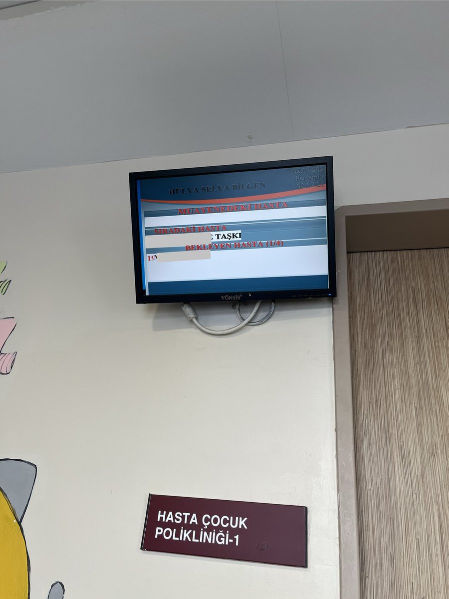 ofurkan_'s tweet photo. @sagliklicozum Pendikte marmara eğitim araştırmadayım. Muayenede hasta gözükmüyor. Yarım saattir içerde birileri var. Kapıyı tıklayıp soruyoruz. Aldığımız tepki “içerde hasta var görmüyor musunuz?” Oluyor. https://t.co/qCrYiEaI14