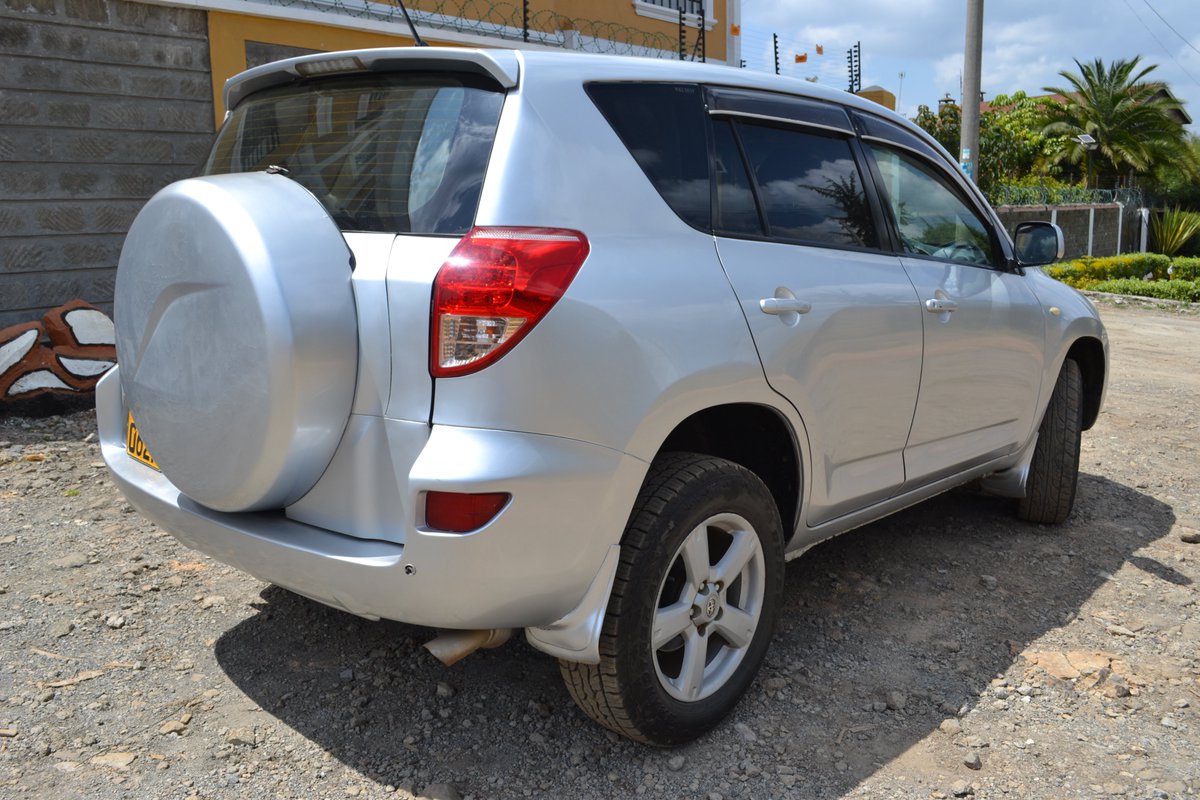 MrBlessedAddie's tweet photo. Toyota Rav 4 2007
2500cc
4WD
Clean buy and drive 
Asking 1,100,000/- 
0790821209 https://t.co/XpSDNtRowG