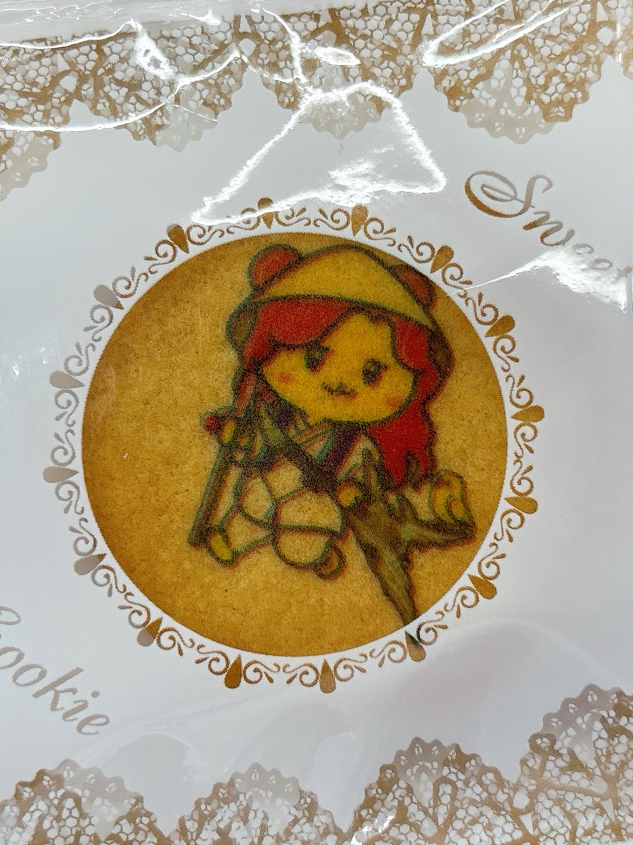 potekuma_kun_'s tweet photo. THE ALFEE×ポテくまぷめるコラボの「秩父札所巡りプリントクッキー」が出た〜‼︎包装紙もカワエエし💕お遍路さん姿の3人がプリントされたクッキーはウマウマだし🍪ただいまじばさん商店や道の駅などのおみやげ屋で販売ちう🛒職場で配る秩父みやげにちょうどいいかも💡
#THEALFEE #秩父札所午歳総開帳 https://t.co/vOtR5RIwnb